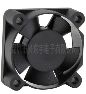 电饭煲散热风扇转子平衡轴心在哪里？