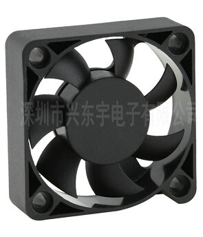 舞台灯光散热风扇不仅是舞台灯光寿命的延长者，更能保护自己